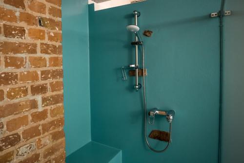 Spacious Apartment in Berlin Mitte for 6 - image 3