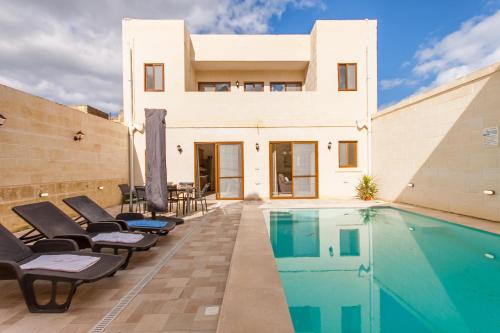 Nadurin, Large Villa 7 Bedrooms - 2 Pools - Happy Rentals