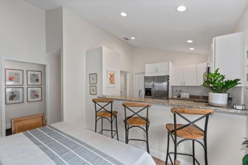 Castile Oasis - Minutes to Beaches & State Park - image 6