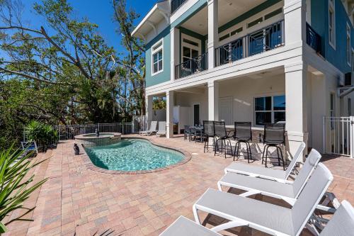 Beautiful Home with Private Pool on the North end of Fort Myers Beach! home