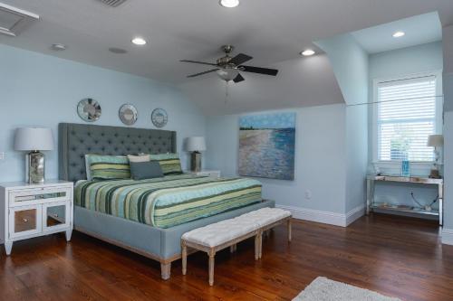 Five-Bedroom House image 10