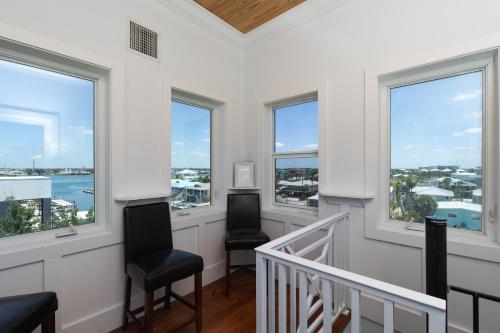 Five-Bedroom House image 5