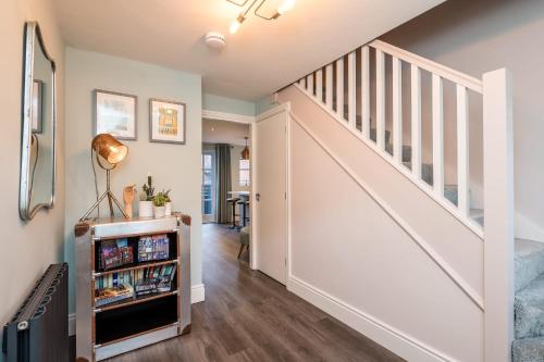 Charming 3-Bedroom Coach House with Free Attached Garage! - image 2