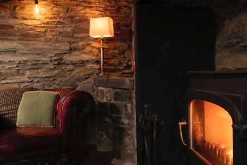 Romantic rural couples retreat in the stunning village of Crosthwaite Lyth Valley - image 13
