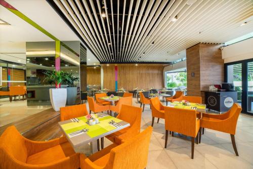레스토랑, 오크우드 호텔 앤 레지던스 쿠알라룸푸르 (Oakwood Hotel and Residence Kuala Lumpur) in 쿠알라 룸푸르 도심