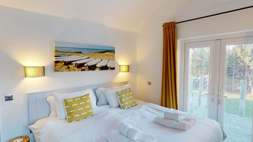 Skylark, The Bay, 2 bedrooms with ensuites, parking for 2 cars with EV point, 2 dogs welcome, Filey (foto 8)