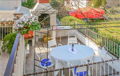 1 Bedroom Nice Apartment In Seget Donji