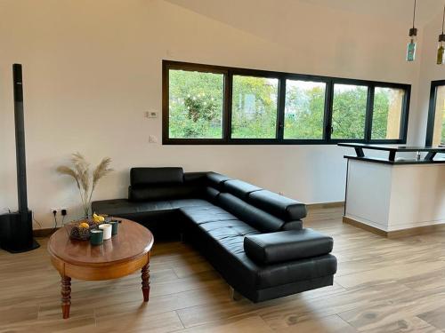 Shared lounge/TV area, Gite de l’Ambiance in Saint-Seine-l'Abbaye