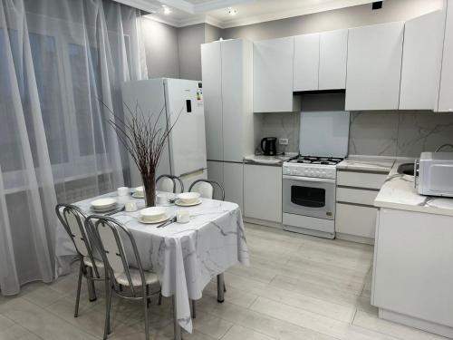 2х комнатная квартира в ЖК Тавангар с евроремонтом, Aqtöbe (foto 6)