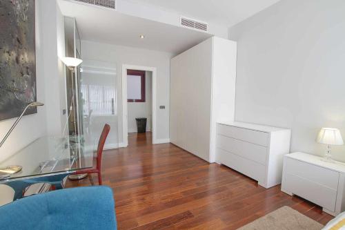 Superior Duplex 2 Bedrooms with Terrace image 10