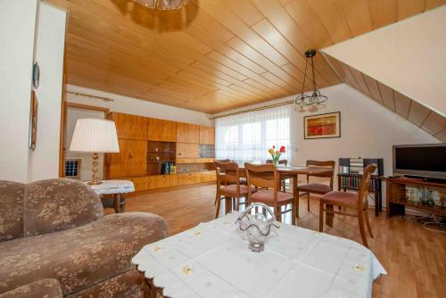 設施, Ferienwohnung Hörselbergblick (Ferienwohnung Horselbergblick) in 艾森納赫郊區