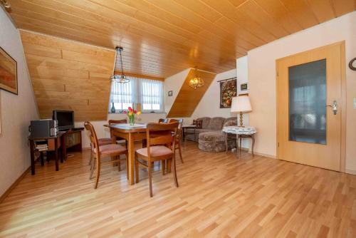 Ferienwohnung Hörselbergblick (Ferienwohnung Horselbergblick) in 艾森納赫郊區