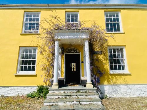Entrance, Summerhall House in Littleham