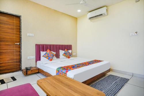 FabHotel Sukh Vilas