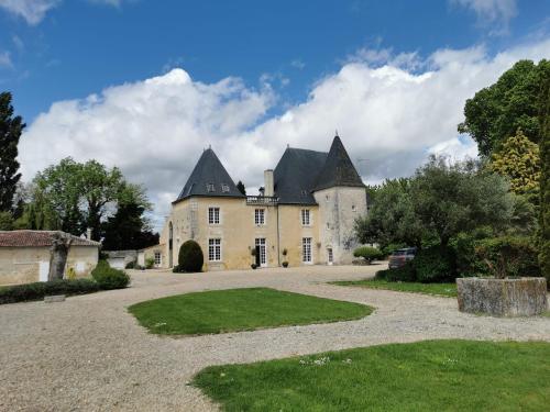 Château de La Vallade - Chambre d'hôtes - Saint-Porchaire