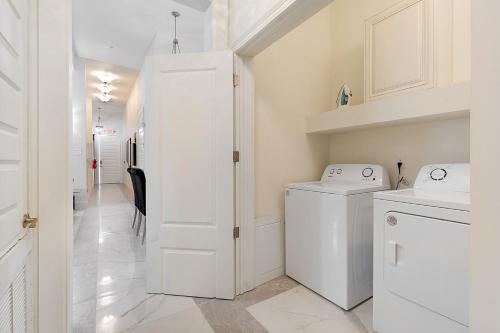 Stunning Condos Near French Quarter in New Orleans, USA