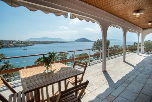 Phaedrus Living Sea View Villa Aegina