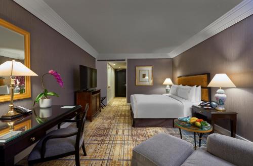 1 queen bed