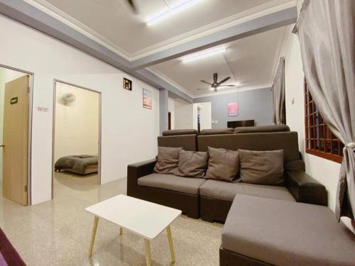 C01 HomeStay in Rinting Village