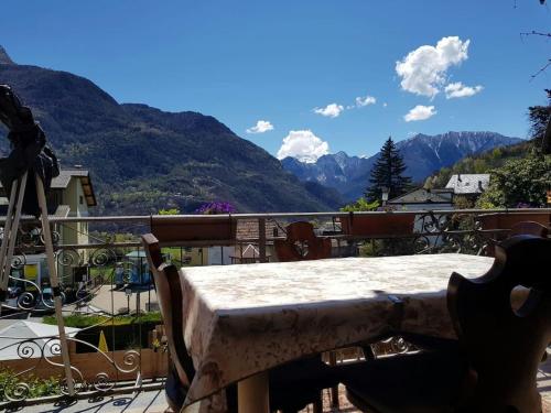  Elegant Apartment near Villa-nabian with Shared Pool in Challand Saint Victor