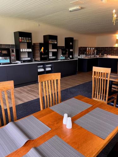 Beaufort Park Hotel - image 4