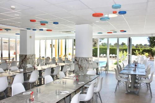 Restaurant, Bluewater Hotel in Ses Salines