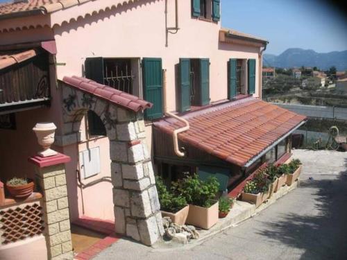 Maison traditionnelle sur les collines Niçoises (Maison traditionnelle sur les collines Nicoises) in La Plana