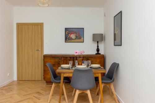 Tasteful Apartment in Warsaw City Center by Noclegi Renters, Warsaw (photo 7)