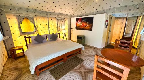 B&B Kangra - Bir camps riverside luxury family camps - Bed and Breakfast Kangra