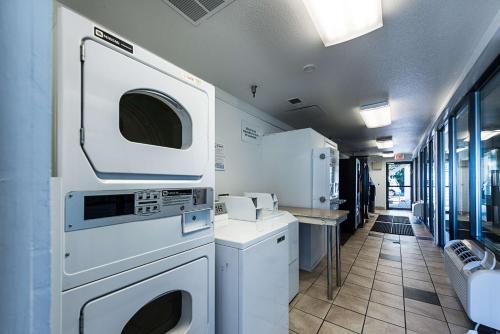 Motel 6-Sparks NV - Airport - Sparks - image 11