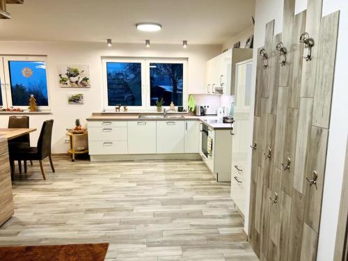 Kitchen, Traumhaftes Ferienhaus – perfekt fur Familien in Schluchtern