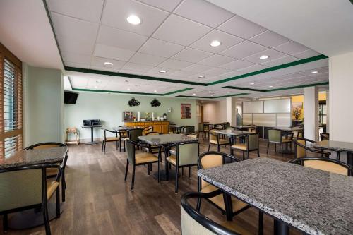 Food and beverages, Quality Inn & Suites in North Myrtle Beach