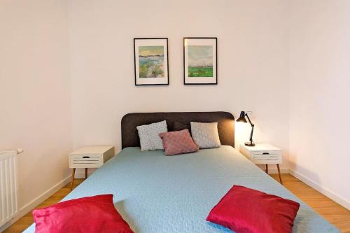 One-Bedroom Apartment image 9