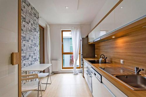 One-Bedroom Apartment image 2