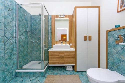 One-Bedroom Apartment image 1