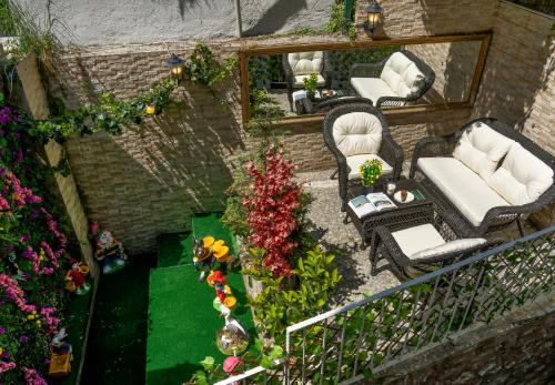 Royan Suites - image 9