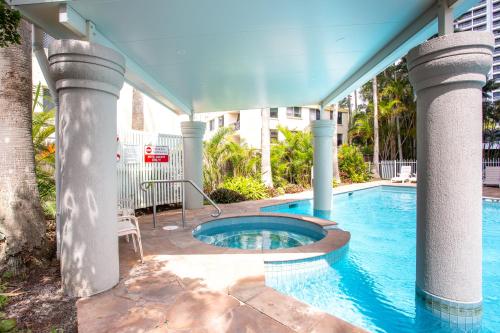 Luxury Privately Owned Ocean View Studio Apartments at O4KS Gold Tower