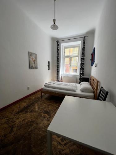 Clown and Bard Hostel – Prague, NY