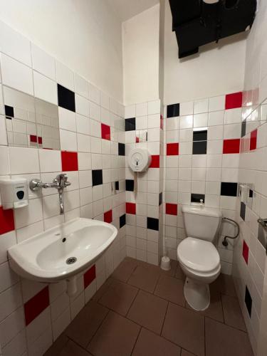 Clown and Bard Hostel - main image