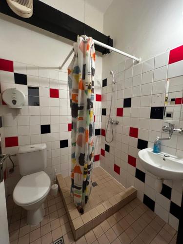Clown and Bard Hostel – Prague, NY