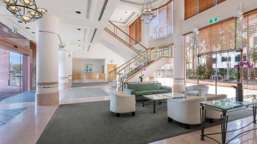 Luxury Privately Owned Ocean View Studio Apartments at O4KS Gold Tower