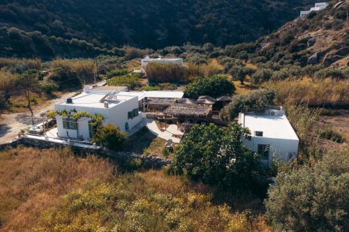 Chrisopigi Beach Houses