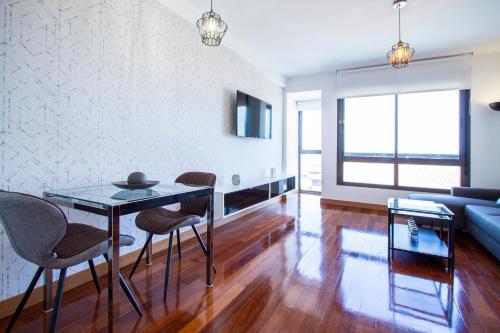 Apartamentos Castilla Luz Business - image 2