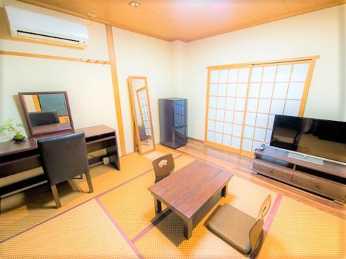 Modern Japanese Style Room -Annex - Smoking - Small Dog Friendly