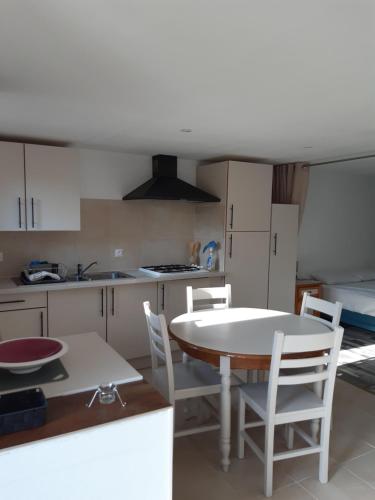 Konyha, Studio à Ban de Sapt (Studio a Ban de Sapt) in Senones