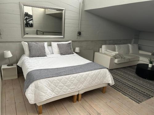 Loft Navigli With Private Garden, Mantua