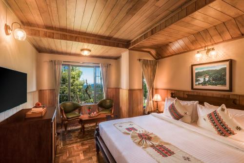Oakwood room in Willow Hill by Nature Resorts and Stays