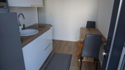 One-Bedroom Apartment image 10