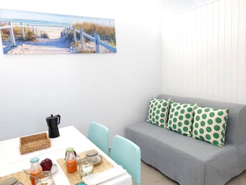 One bedroom appartement with furnished terrace and wifi at Poble Nou 6 km away from the beach