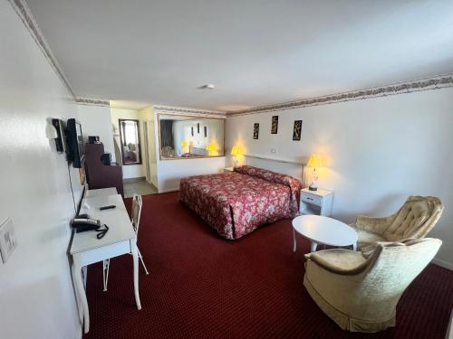 Inn Towne Motel - image 10